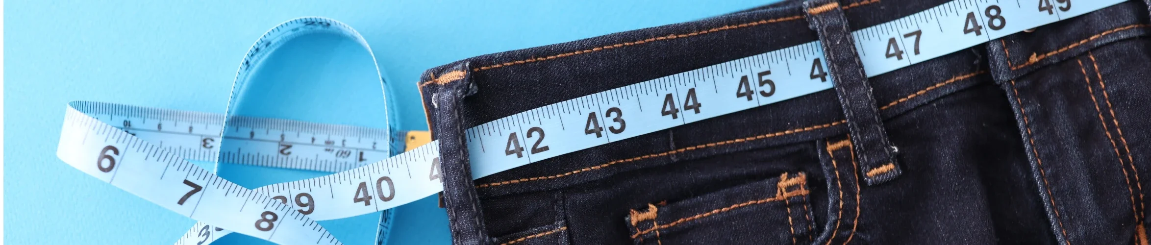 pantalon avec un ruban au dessus